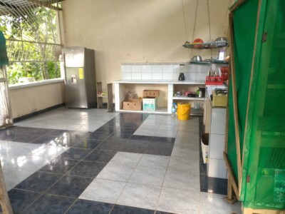 The kitchen (separate building)